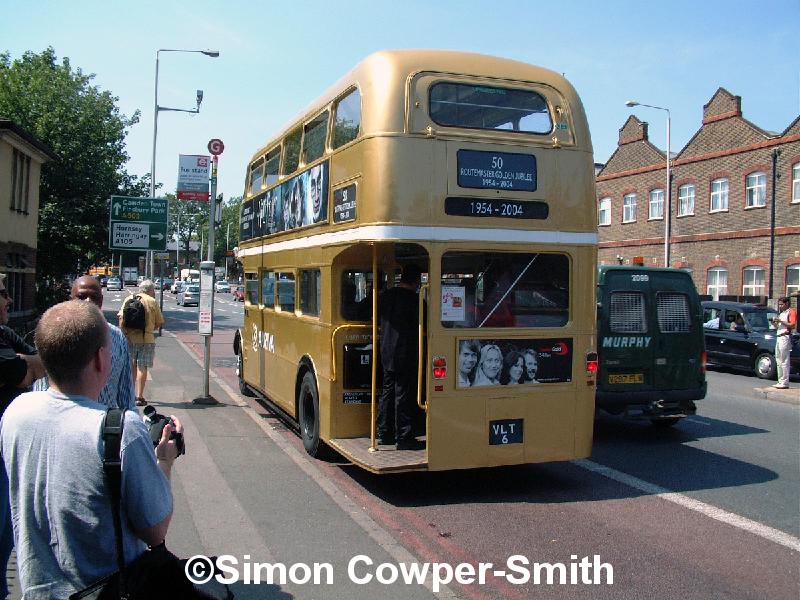 Bus Photos/RM6 Manor House 240704